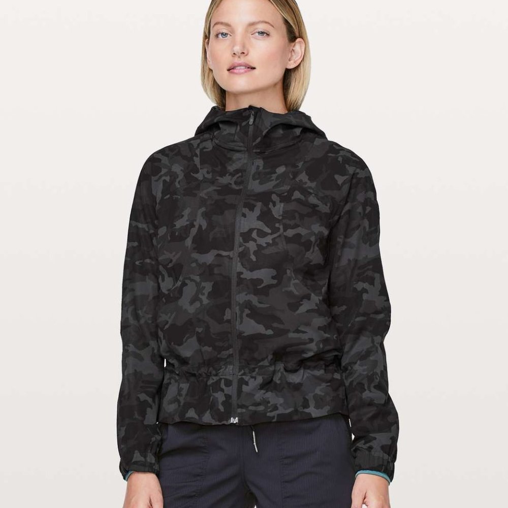 Lululemon Pack it up Jacket Incognito Camo Multi Grey Size 4